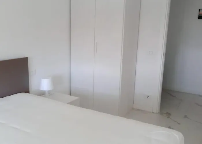 아파트 White And Grey *