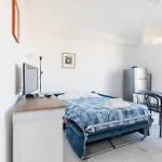 Appartement White And Grey Levanto
