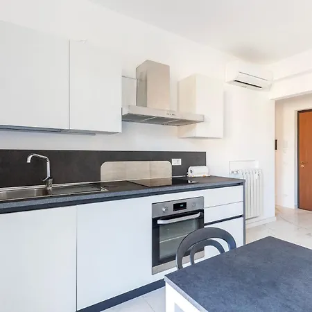 Apartment White And Grey *