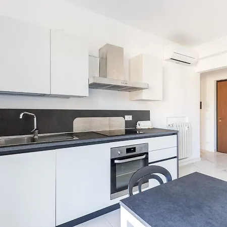 White And Grey Apartmán