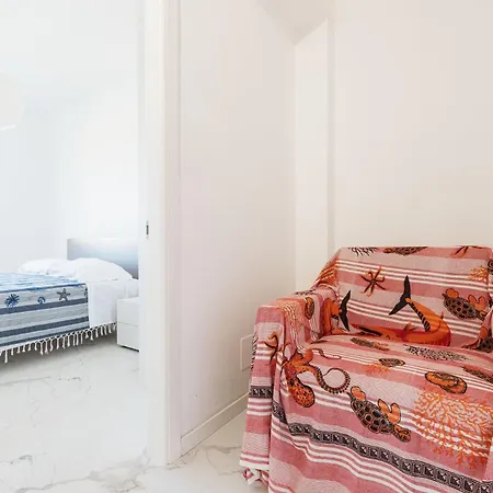 Apartmán White And Grey