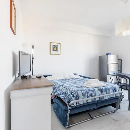 White And Grey Apartment Levanto