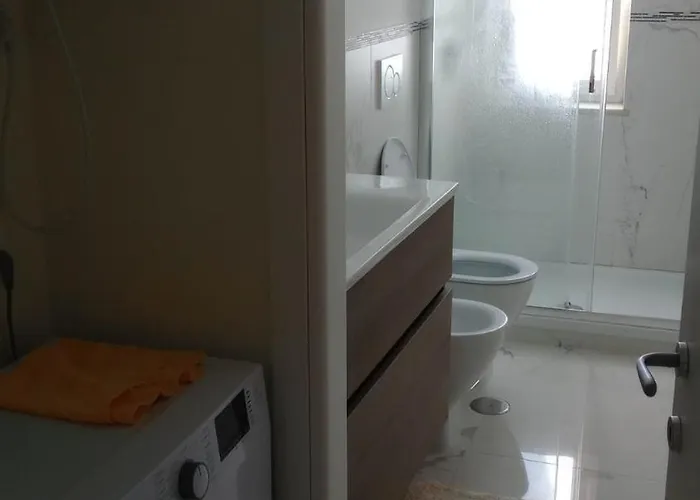 White And Grey Λεβάντο