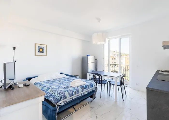 White And Grey Διαμέρισμα Λεβάντο